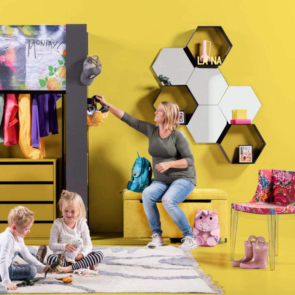 Vorzimmer Familie Wabenspiegel vorzimmer-familie-roomig